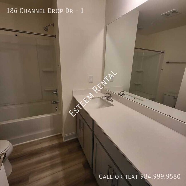Building Photo - 186 Channel Drop Dr