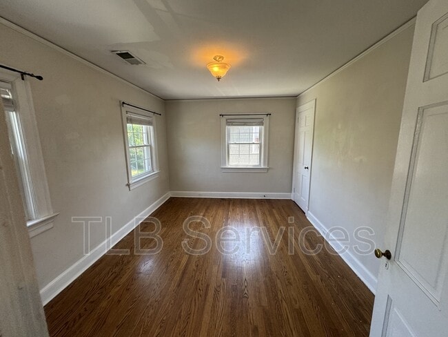 Building Photo - 310 Yeardley Ave