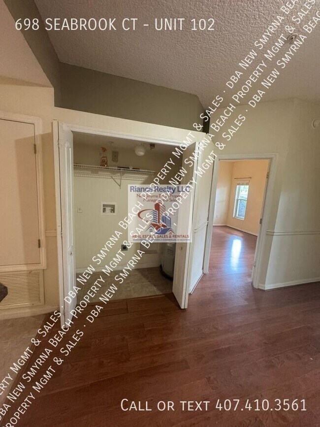 Building Photo - 698 Seabrook Ct