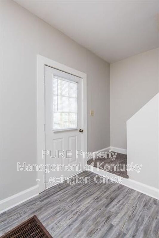 Building Photo - 3 Dogwood Ln