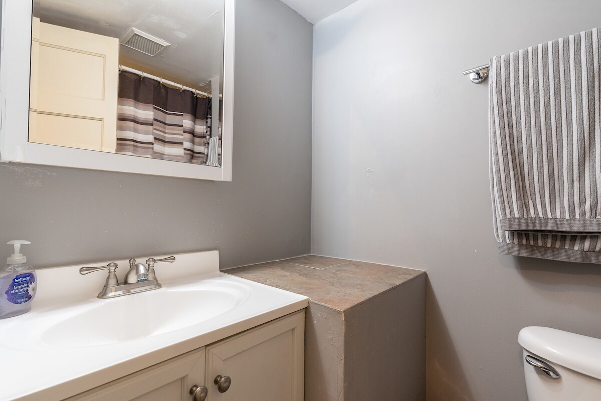 bathroom - 724 13th St SE