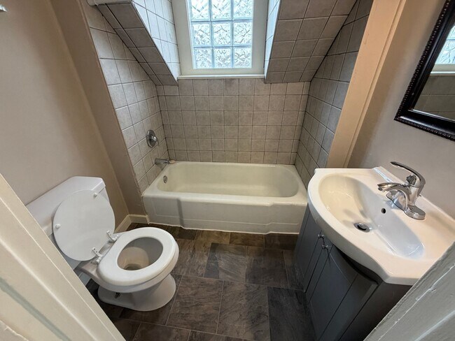 Building Photo - 1201 High St