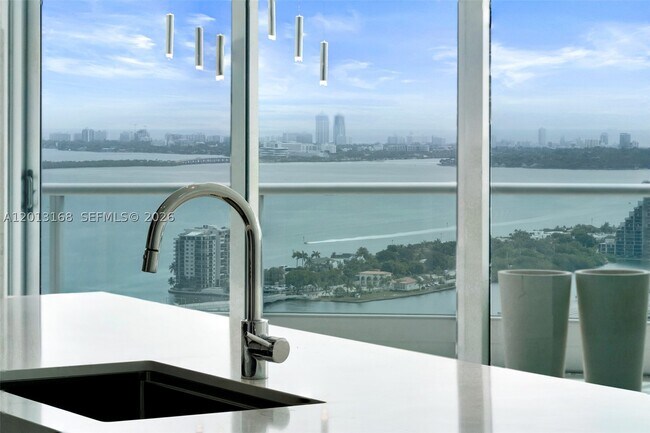 Building Photo - 900 Biscayne Blvd