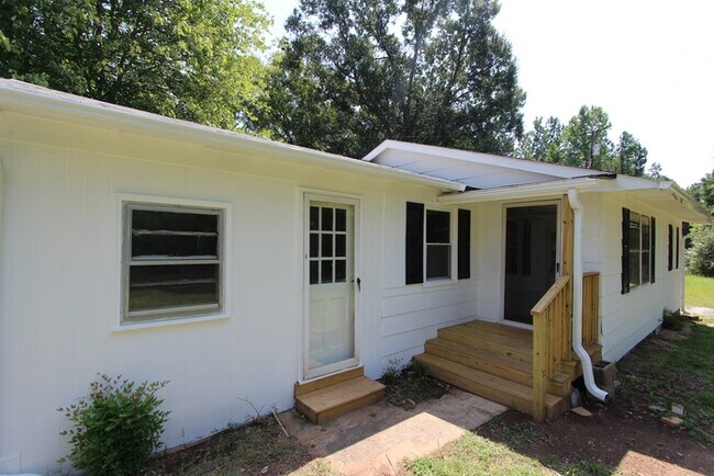 Building Photo - 3915 Foster Dr