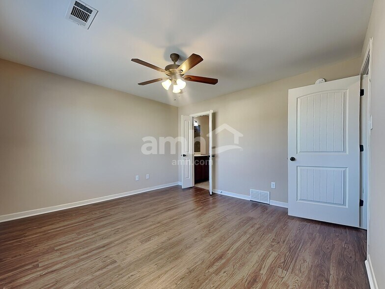 Building Photo - 1229 Carlton Ridge Dr