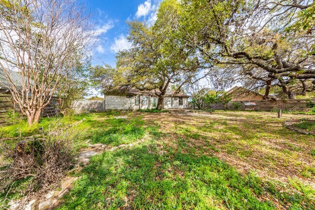 Building Photo - 57 Woodcreek Dr