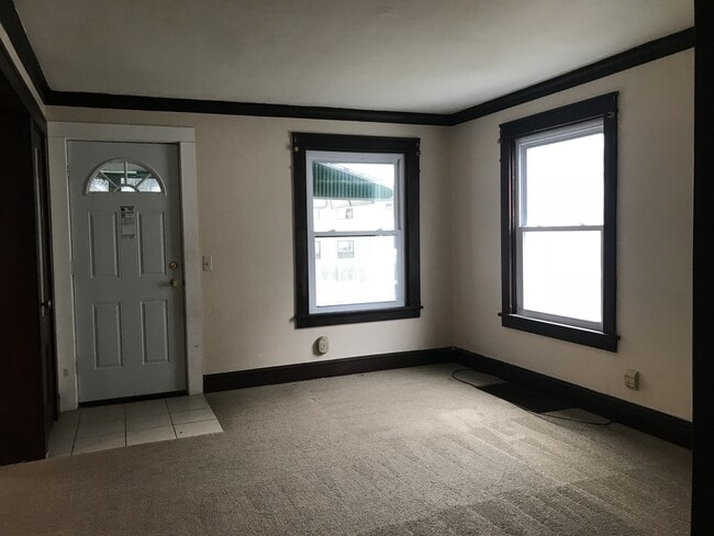 Building Photo - DREAM LOCATION !! LOOKS LIKE PRIVET ROAD !!!