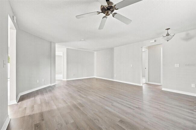 Building Photo - 516 Bella Rosa Cir