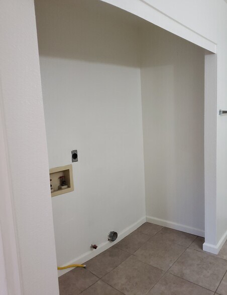Washer and dryer hookups. - 13160 Agua Cayendo Rd