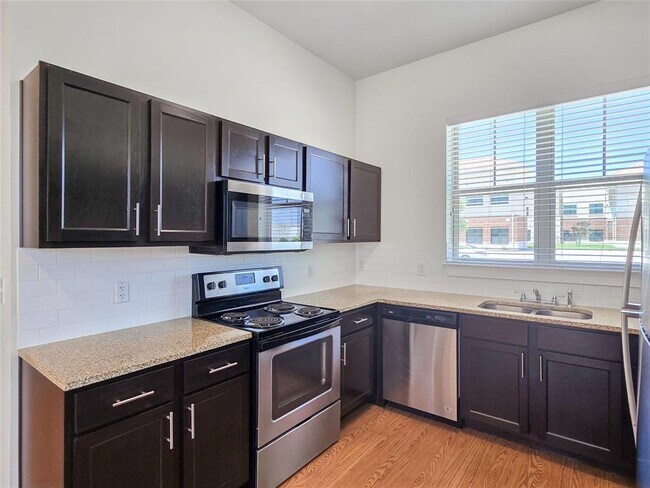 Building Photo - 2400 Louis Henna Blvd