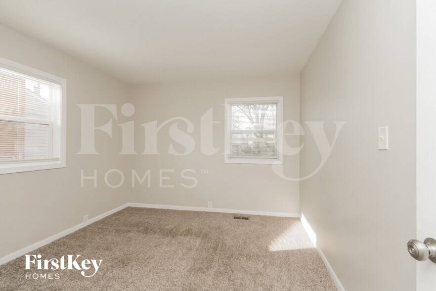 Building Photo - 408 Dalhart Ave