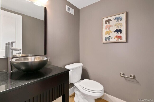 Building Photo - LOCATION LOCATION!!  In the heart of LOHI just blocks to restaurants, boutiques and local waterin...