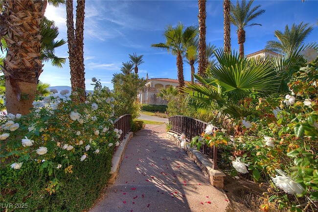 Building Photo - 33 Desert Juniper Ln