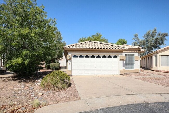 Building Photo - 3 Bed, 2 bath single level home in great Chandler location.