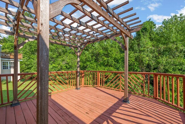 Building Photo - 4 Bedroom Pet Friendly Home For Rent With ...