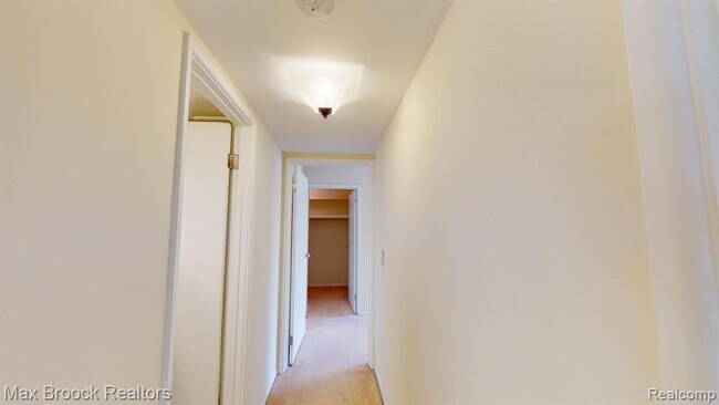 Building Photo - 600 W Brown St