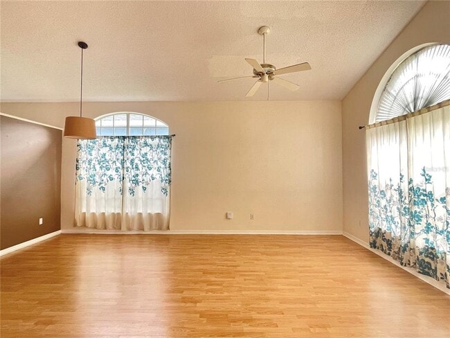 Building Photo - 521 Lexingdale Dr