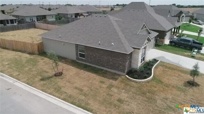 Building Photo - 6127 Fairburn