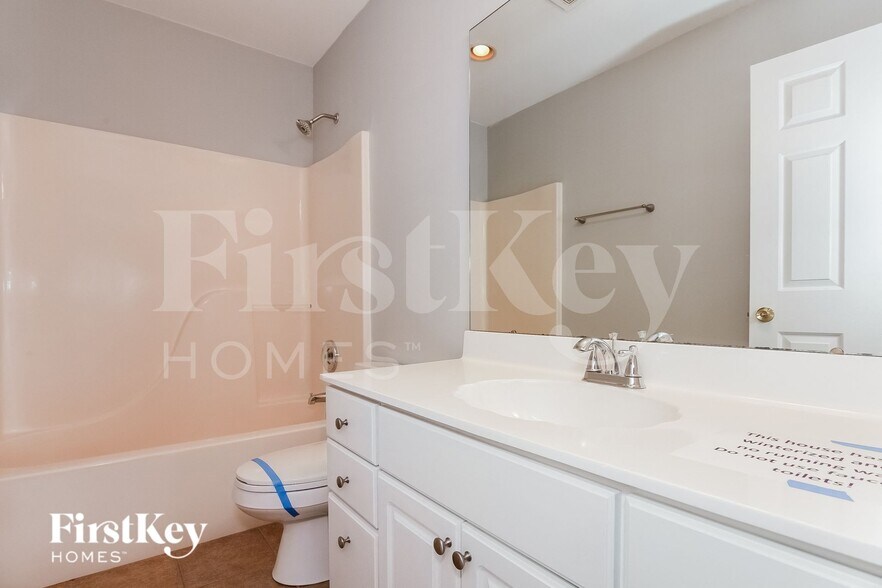 Building Photo - 7632 Lady Bank Dr