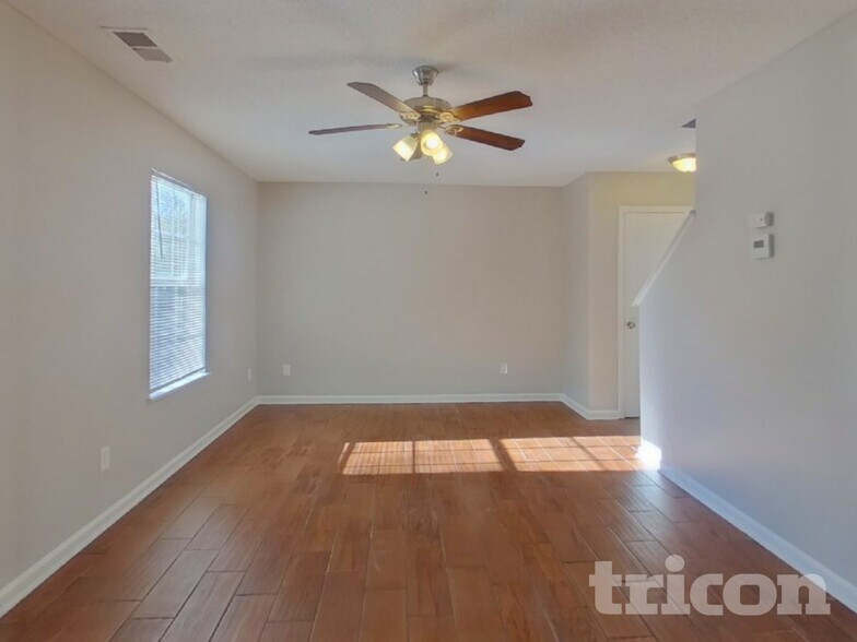 Building Photo - 2000 Lake Carolina Dr