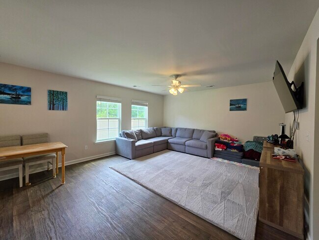 Building Photo - 1812 Lacebark Dr