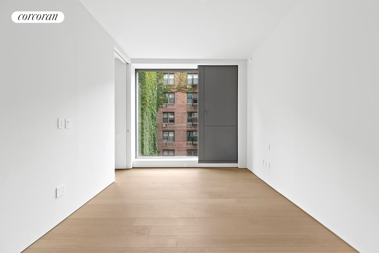Building Photo - 251 W 14th St