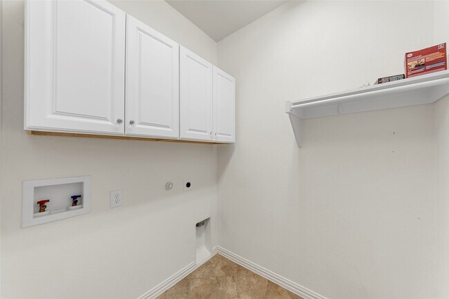 Building Photo - 4829 Bayview Dr