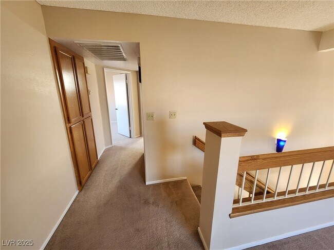 Building Photo - 25 Jensen Dr