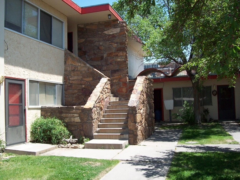 Building Photo - 106 Pike Ave