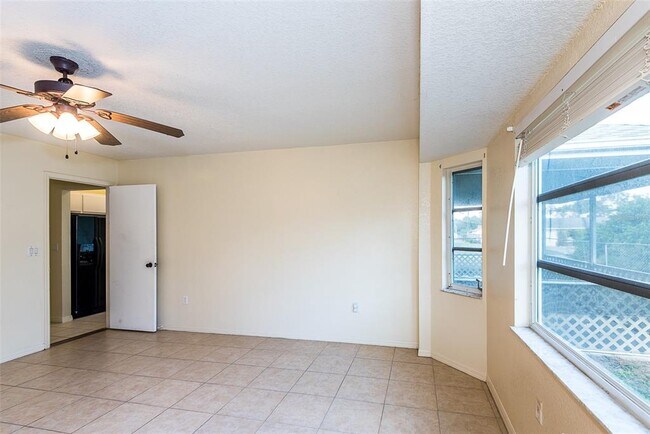 Building Photo - 504 Vannell St