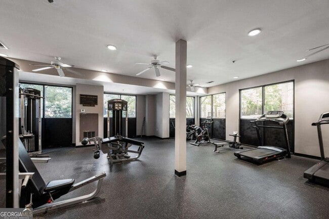 Building Photo - 870 Mayson Turner Rd NW