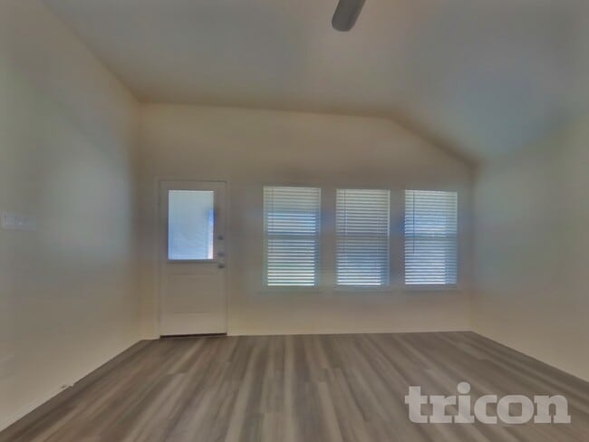 Building Photo - 14469 Cloudview Way