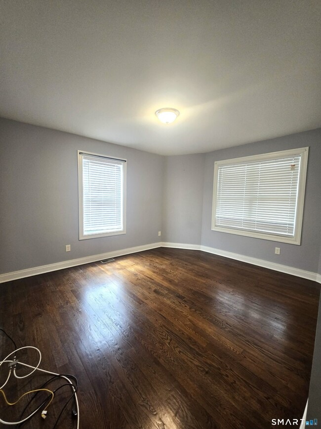 Building Photo - 206 Scofield Ave