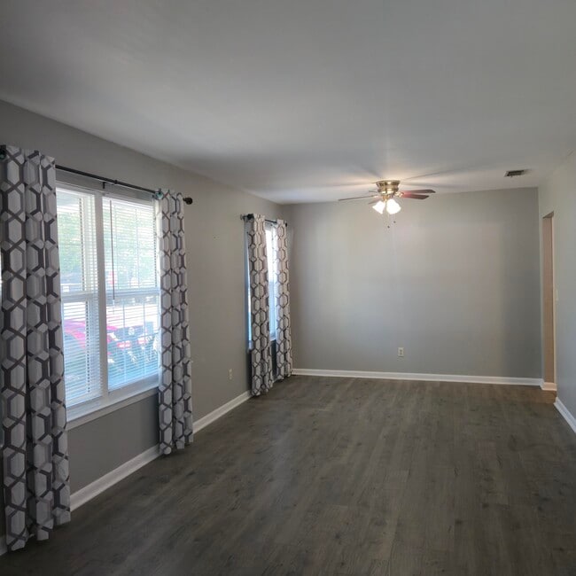 Building Photo - 75 7th Ave