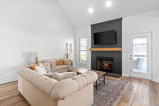 Building Photo - 516 Bowden Dr