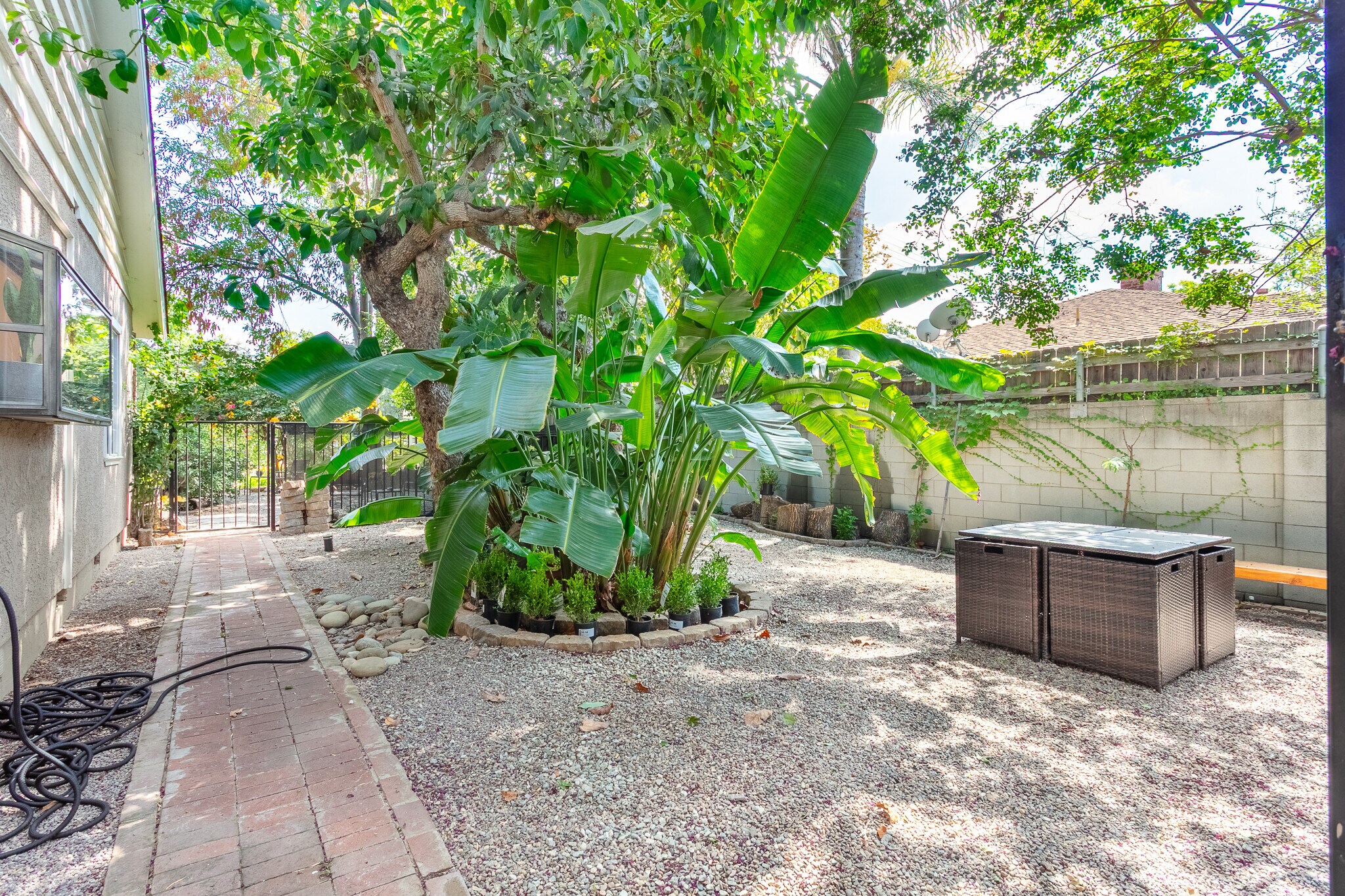 Side Yard - 5825 Fulton Ave