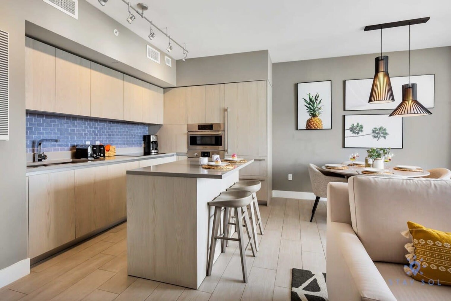 Building Photo - 4010 S Ocean Dr