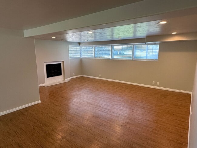 Building Photo - Olympus Cove Five Bedroom Rambler; Amazing...