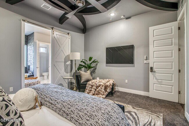 Building Photo - 6716 Rio Haciendas