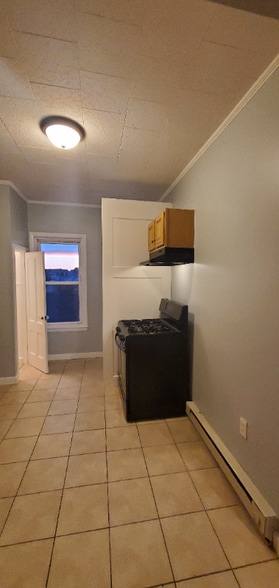 Building Photo - 107 Wilbur St