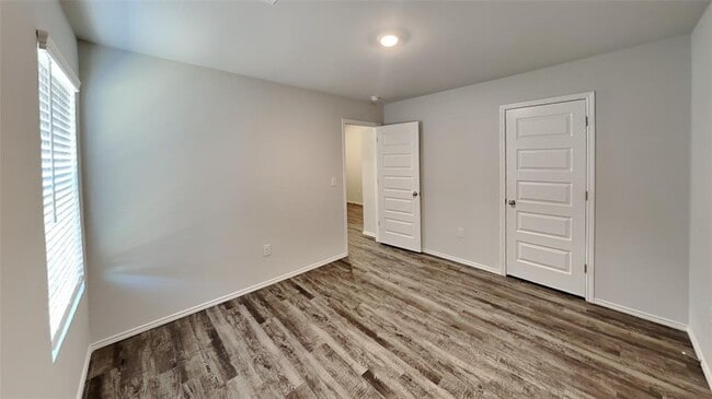 Building Photo - 6009 Bradford Pear Ln