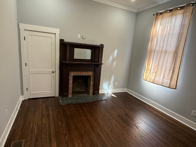 Building Photo - 217 W 36th St