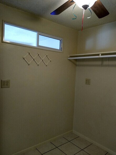 br #3 - cozy - sunny - 1843 E Palmyra Ave