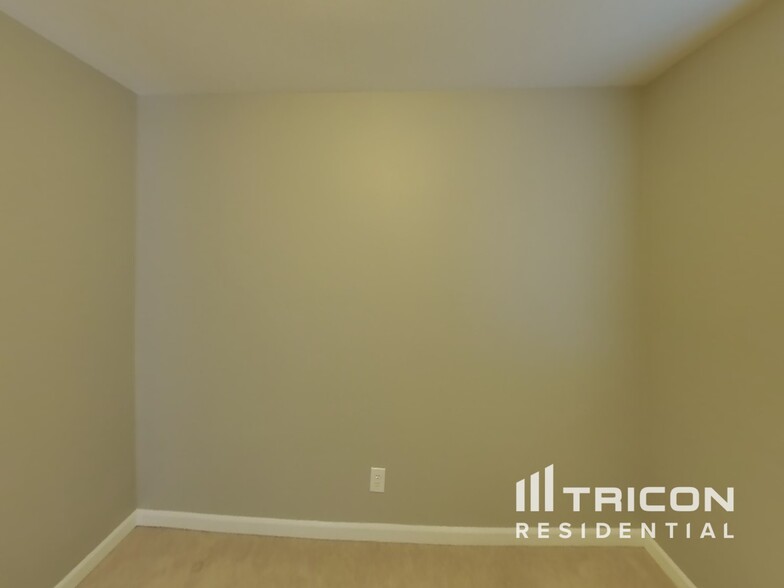 Building Photo - 1615 Cunningham Dr NE
