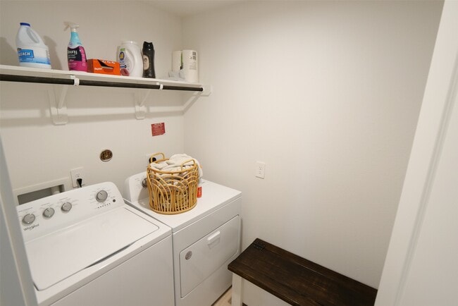 Building Photo - 1303 Lucciola Ln