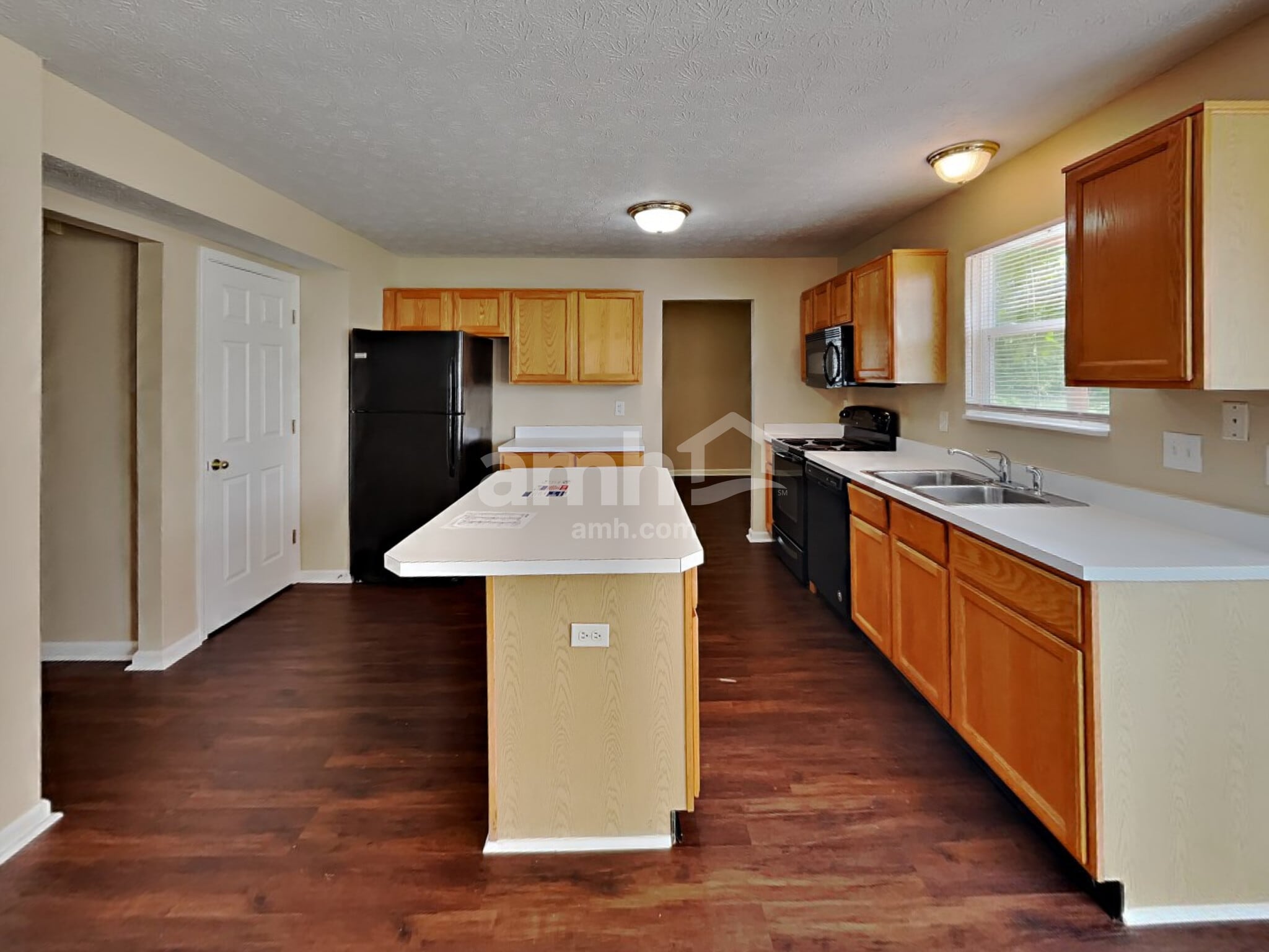 Building Photo - 7799 Cobblesprings Dr