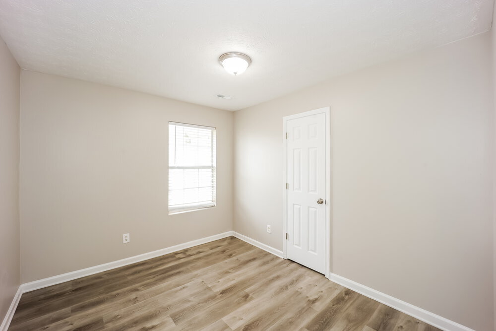 Building Photo - 220 Willow Springs Dr