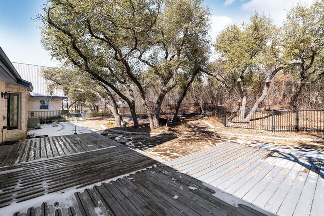 Building Photo - 310 Co Rd 317