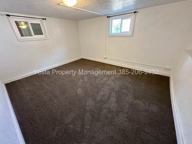 Building Photo - 2071 Jefferson Ave