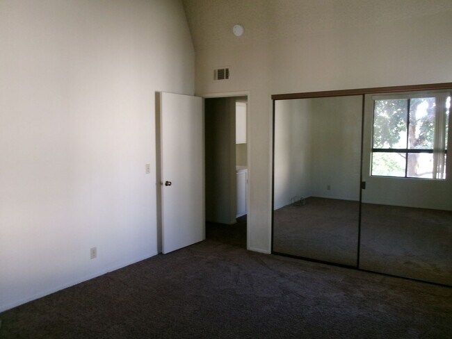 Building Photo - 4943 Embassy Way